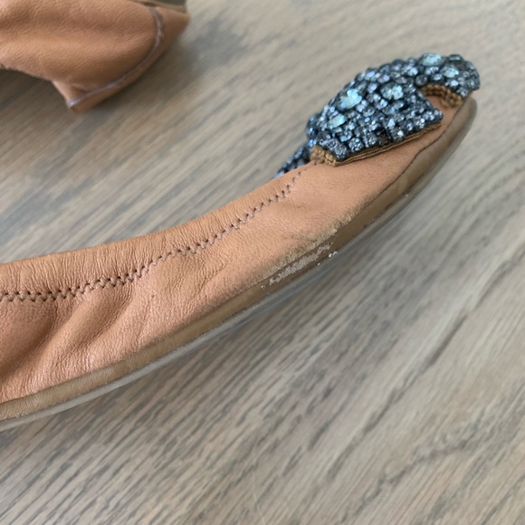 Tory Burch Eddie Rhinestone Jewel Bow Leather Slip On Ballet Flats Tan Size 5.5 - Picture 13 of 15